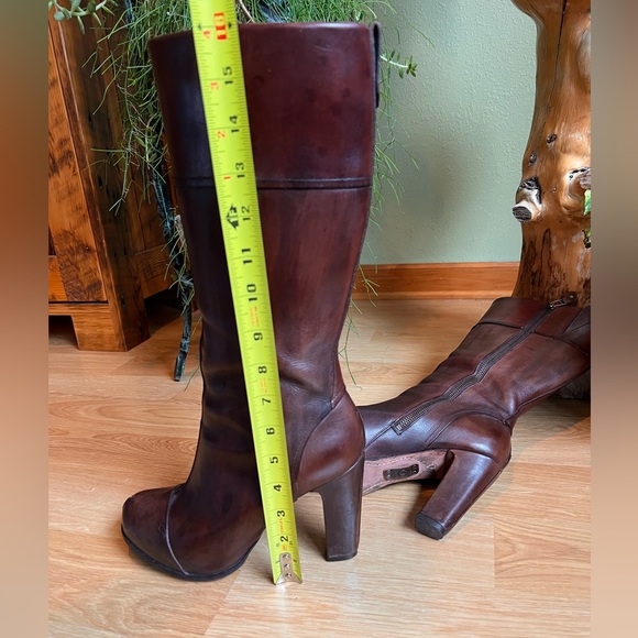 Timberland - Heeled Dark Brown Leather Boots Mid-Calf Height - Size 8 - Picture 4 of 16